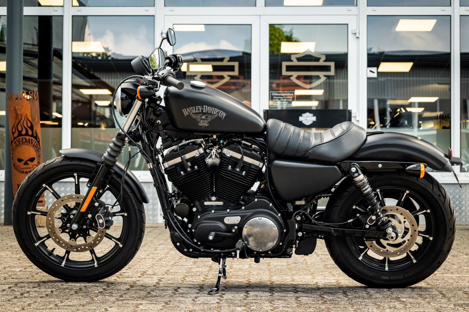Fahrzeugabbildung Harley-Davidson XL883N Iron 883 - Vance & Hines