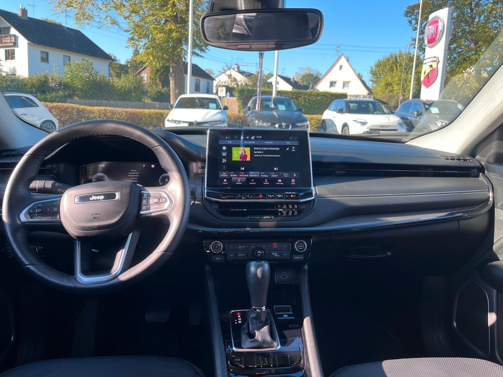 Fahrzeugabbildung Jeep Compass Summit Mild-Hybrid FWD Navi elektr. uvm