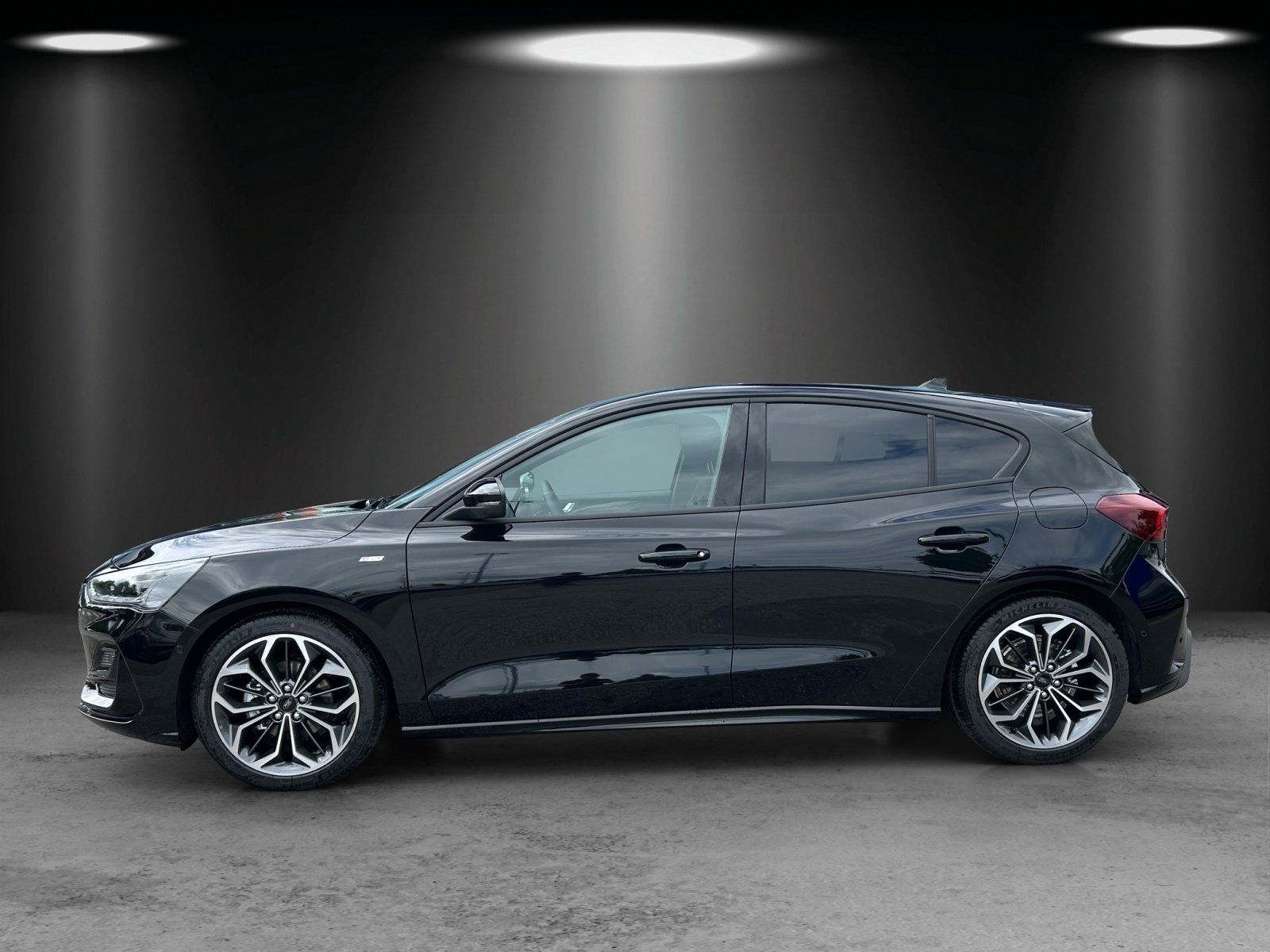 Fahrzeugabbildung Ford Focus ST-Line X Winter Pak. B+O HUD 18 Zoll PDC