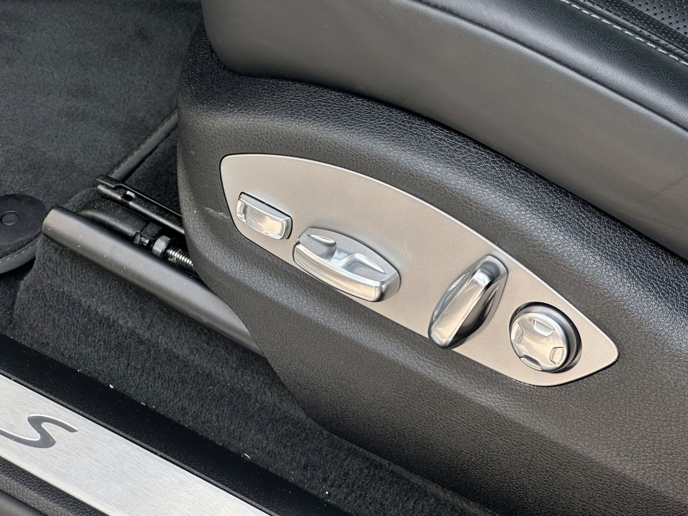 Porsche Macan S PANO PASM Sitzbelüftung foto 23