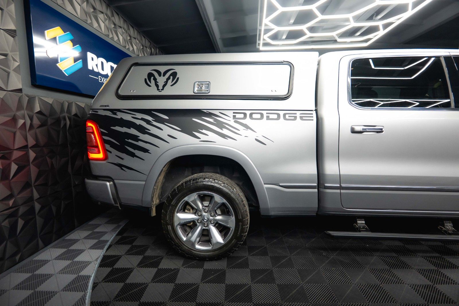 Fahrzeugabbildung Dodge RAM 5.7 V8 HEMI 4x4 Limited Longbed Hardtop 19%