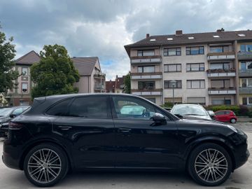 Porsche Cayenne - 8