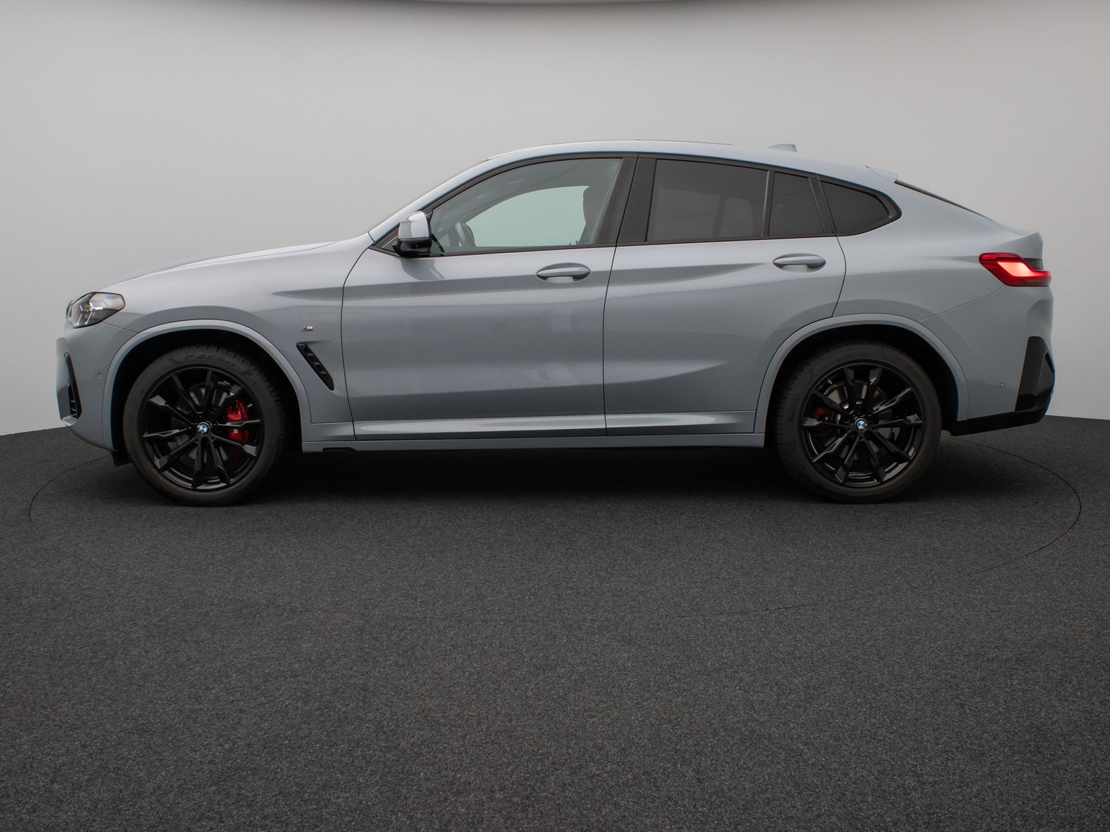 Fahrzeugabbildung BMW X4 xD30i M Sport Panorama 360°DAB H/K AHK Komfor