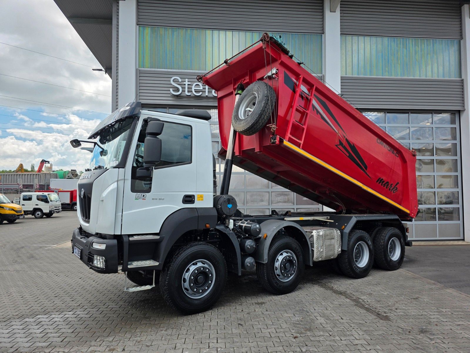 Fahrzeugabbildung Iveco Astra HD9 84.50-80 8x4 Muldenkipper Schalter
