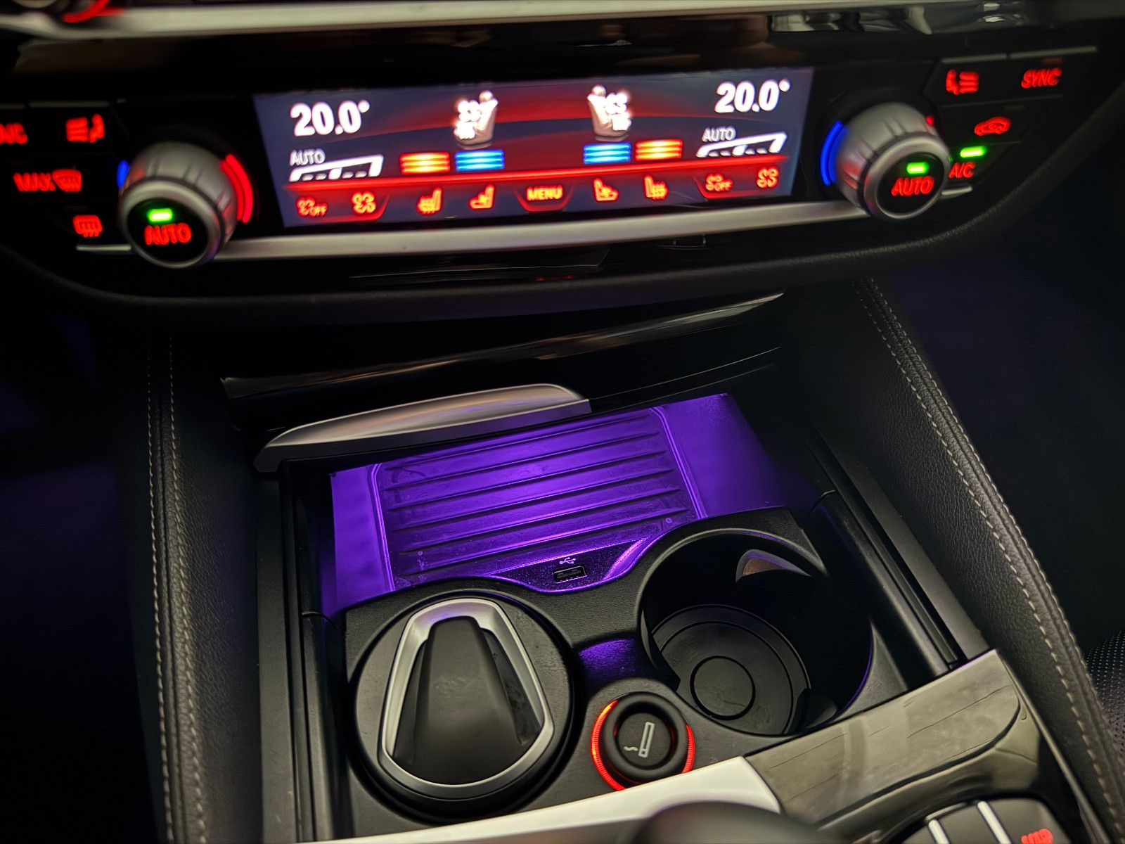 Fahrzeugabbildung BMW 520 d T LUXURY LINE HUD PANORAMA LASER VOLL