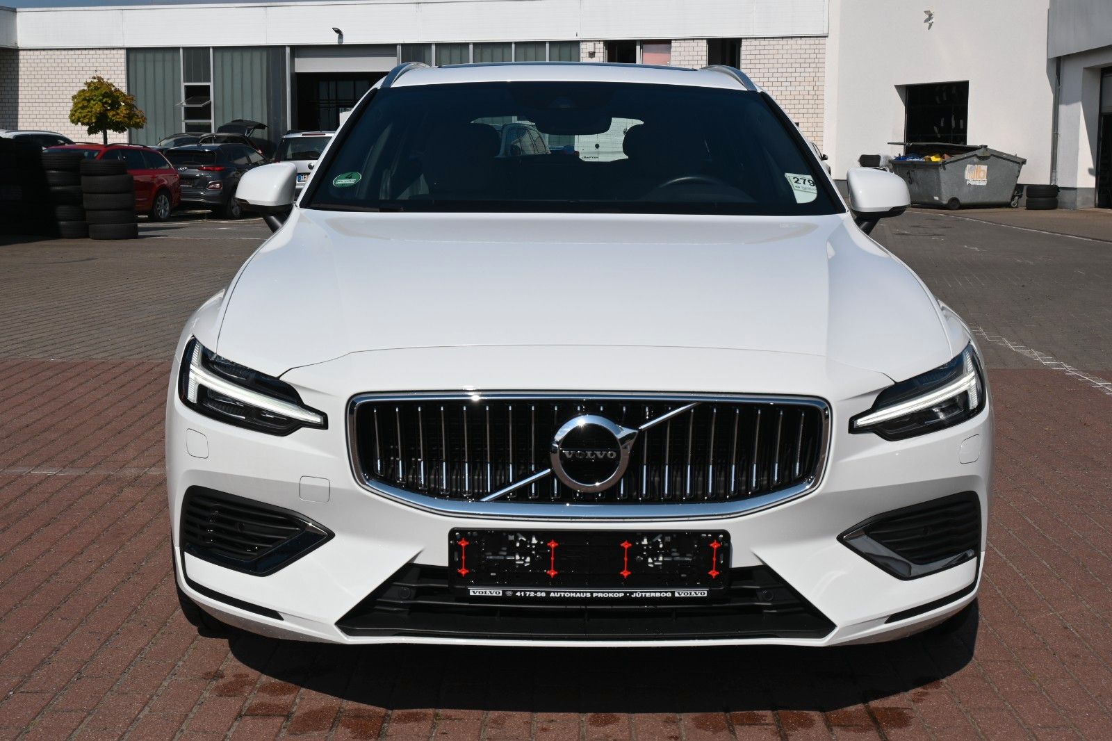 Fahrzeugabbildung Volvo V60 T6 Inscription PHEV AWD *Pano*RFK*LED*