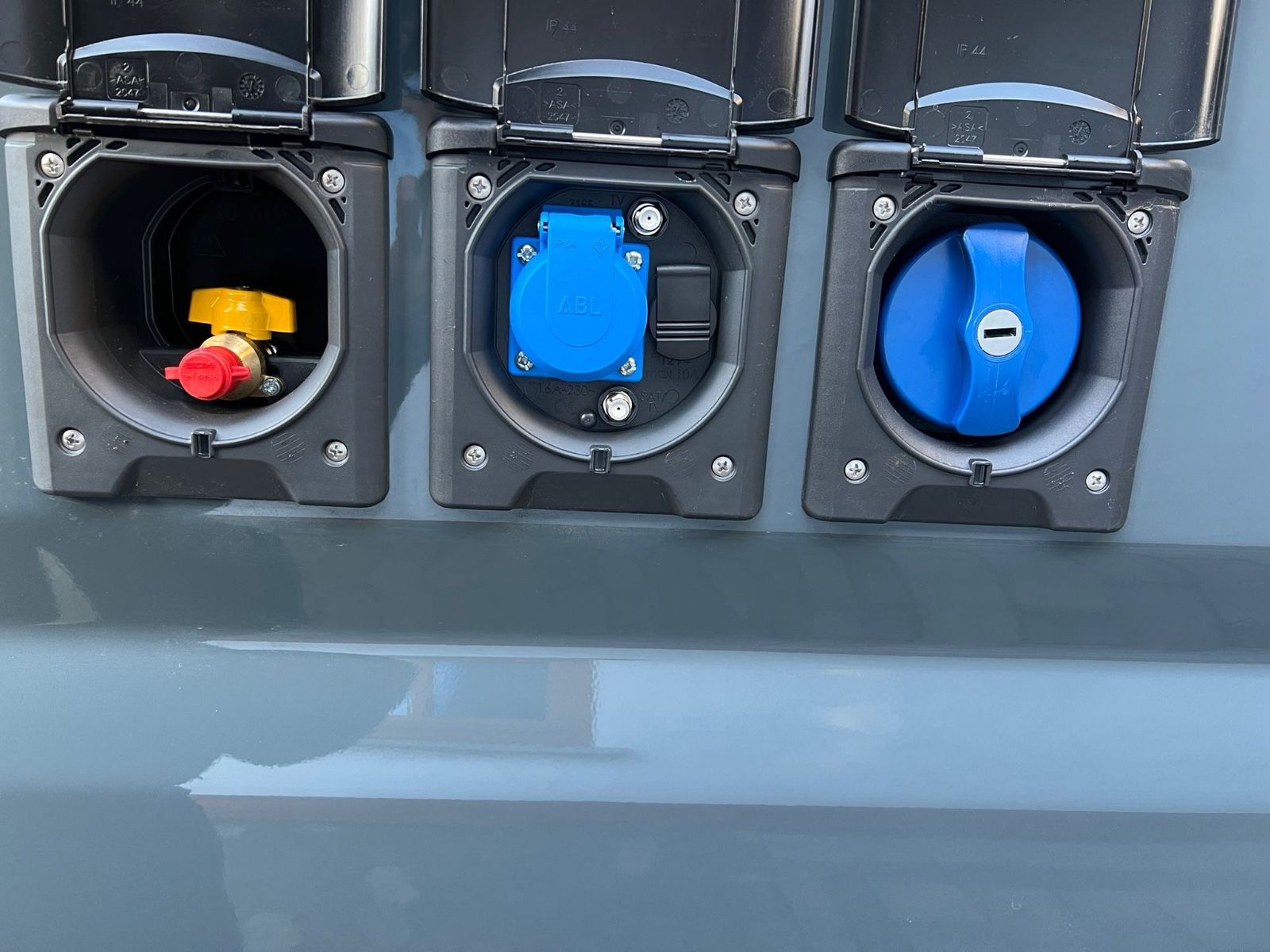 Fahrzeugabbildung MegaMobil Revolution 640 Automatik Voll Induktion Lithium