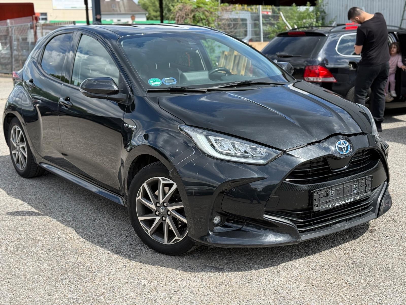 Toyota Yaris Hybrid Club