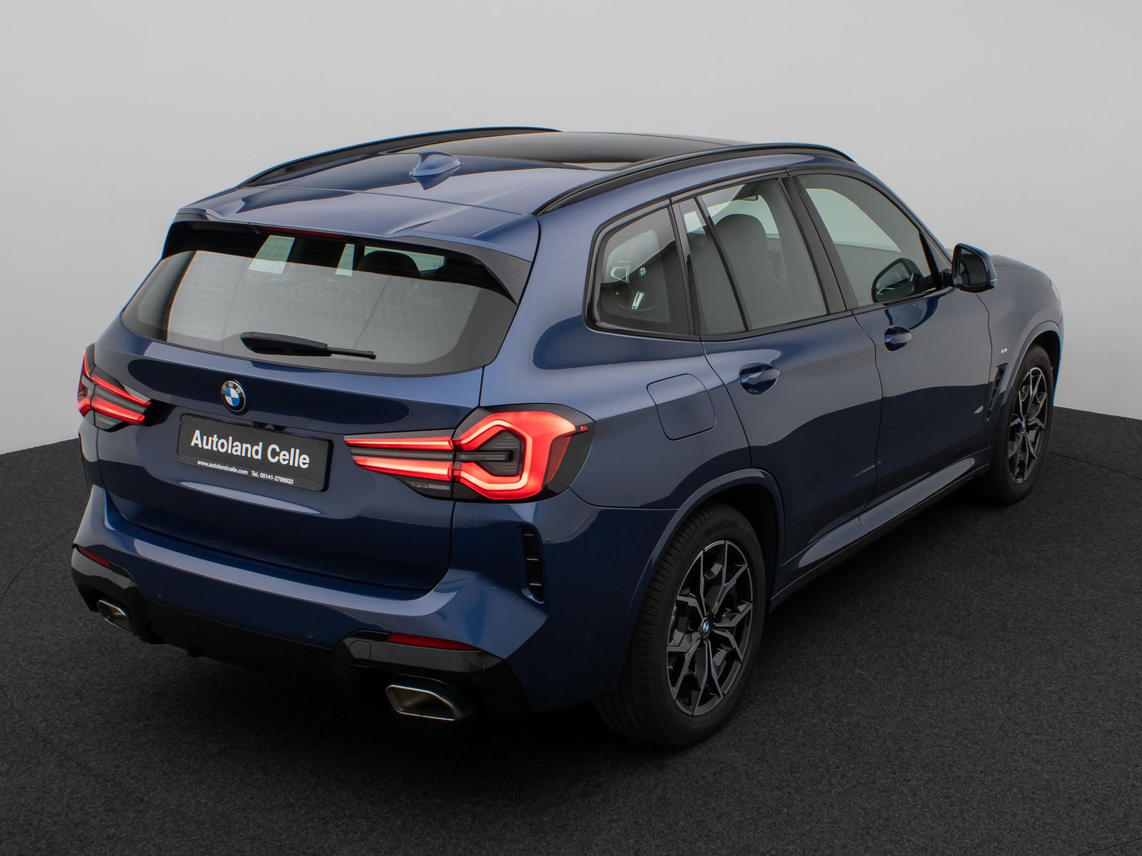 Fahrzeugabbildung BMW X3 xD20i  M Sport Panorama Kamera HUD AHK 19Zoll