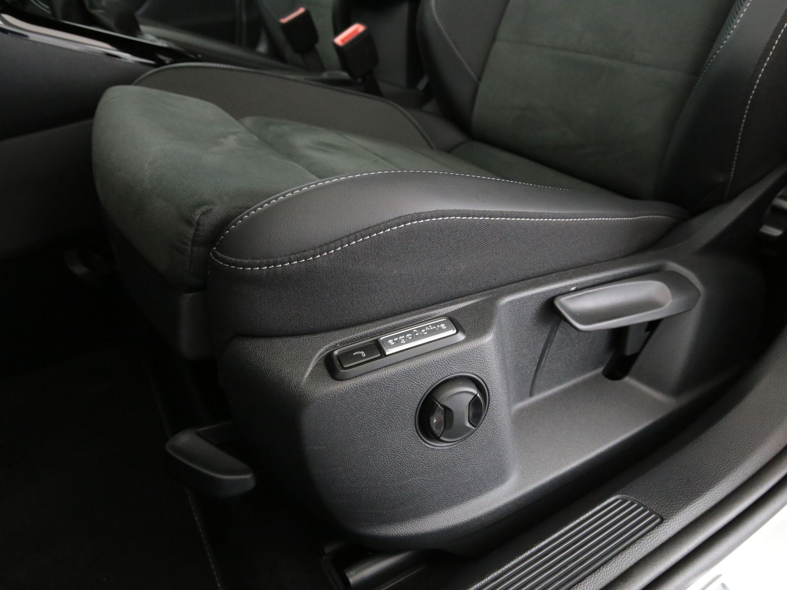 Volkswagen T-Roc - Bild 16
