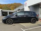 Volkswagen Golf VIII 1.5 eTSI DSG Life *Black* LED RFK 8FAC - Volkswagen Golf mit Benzin-Antrieb: Kleinwagen, 1.8