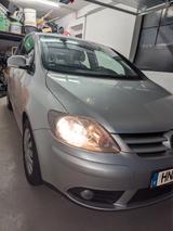 Volkswagen Golf Plus 1.6 FSI Tour Tour - Volkswagen Golf Plus Tour mit Benzin-Antrieb