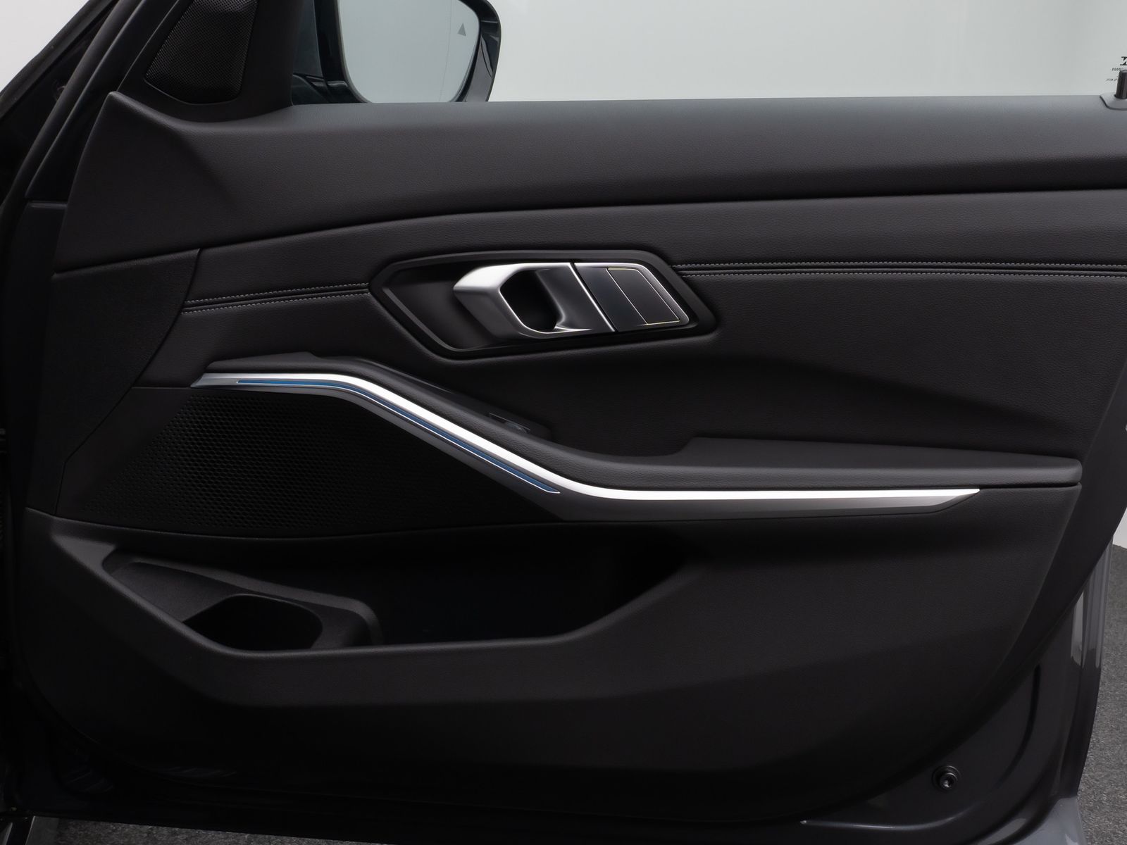 Fahrzeugabbildung BMW 330e Luxury Line 360°HiFi DAB Alarm Sport 19Zoll