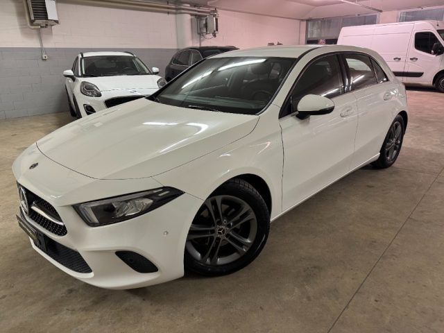 MERCEDES-BENZ MERCEDES-BENZ A 180 d Automatic Premium