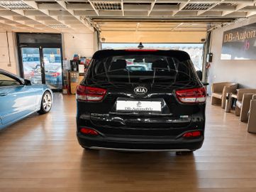 KIA Sorento - 4