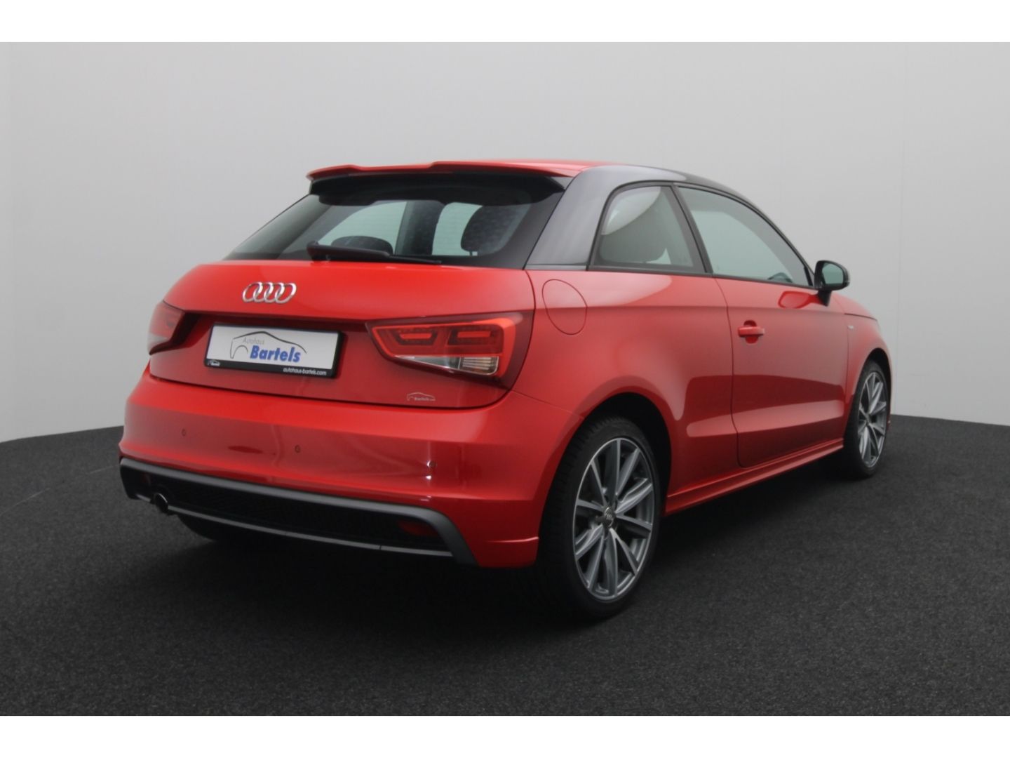 Fahrzeugabbildung Audi A1 1.6 Attraction Klimaauto SHZ Einparkhilfe