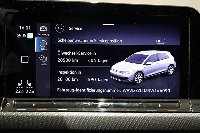 Golf 1.5 eTSI R-LINE DSG ACC NAVI KAMERA PANORAM