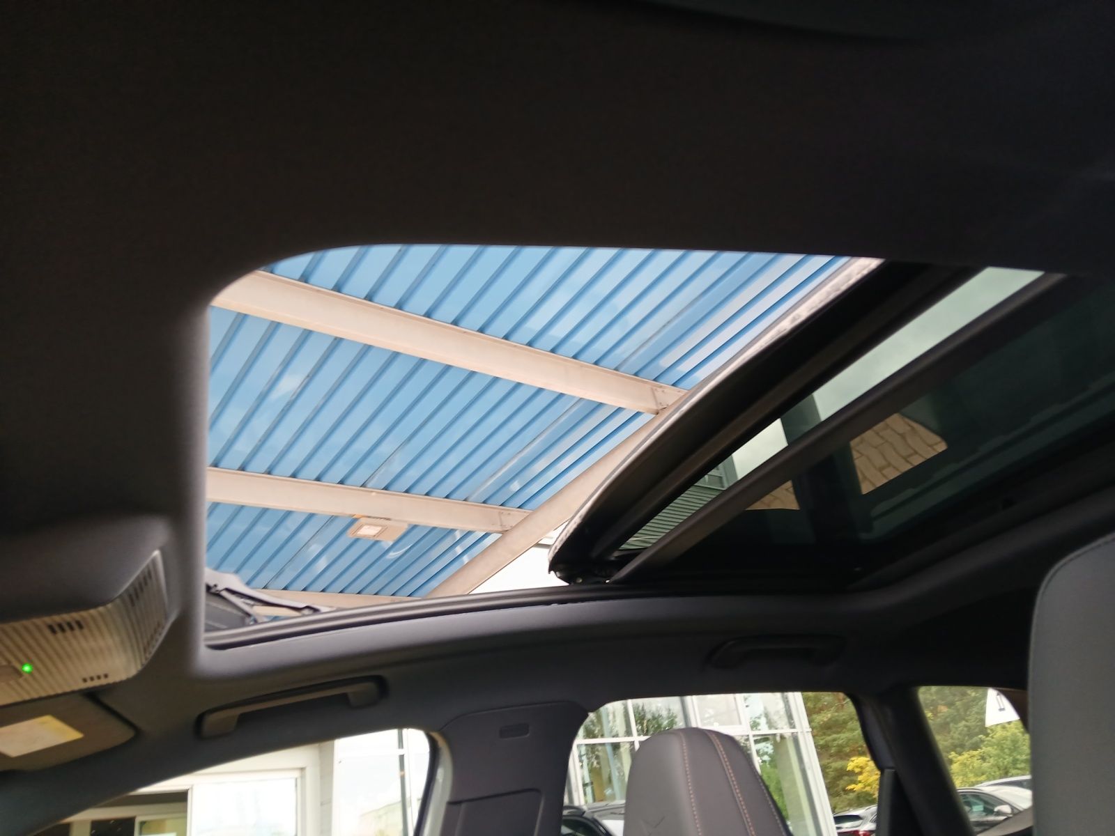 Fahrzeugabbildung CUPRA Terramar VZ 2.0TSI 4Drive Matrix Pano Akebono HU