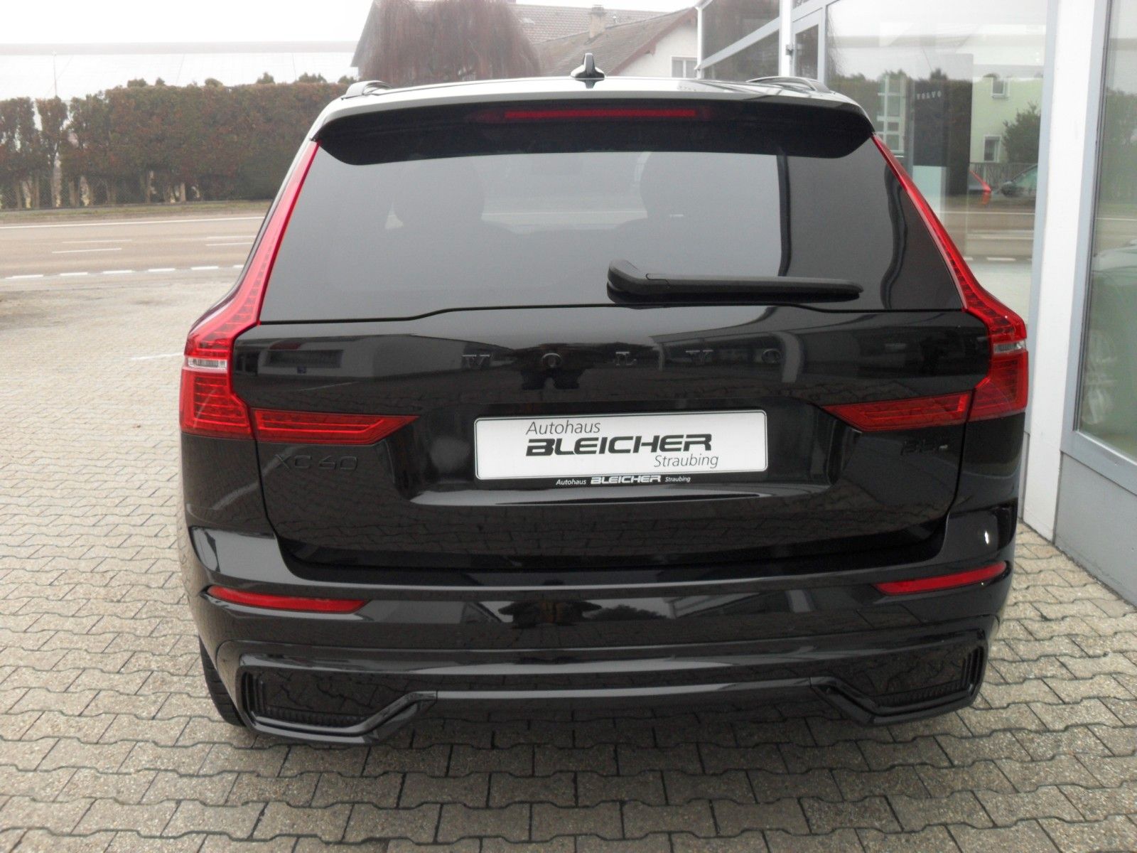 Fahrzeugabbildung Volvo XC 60 B5 Ultra Black Edition AWD |