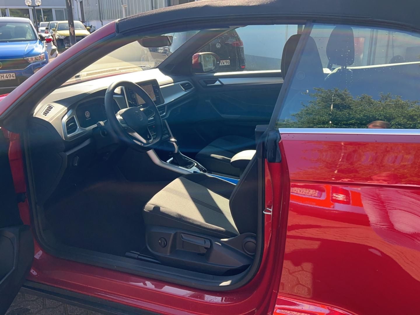 Fahrzeugabbildung Volkswagen T-Roc Cabriolet Style ACTIVE 1.5l TSI DSG, Navi,