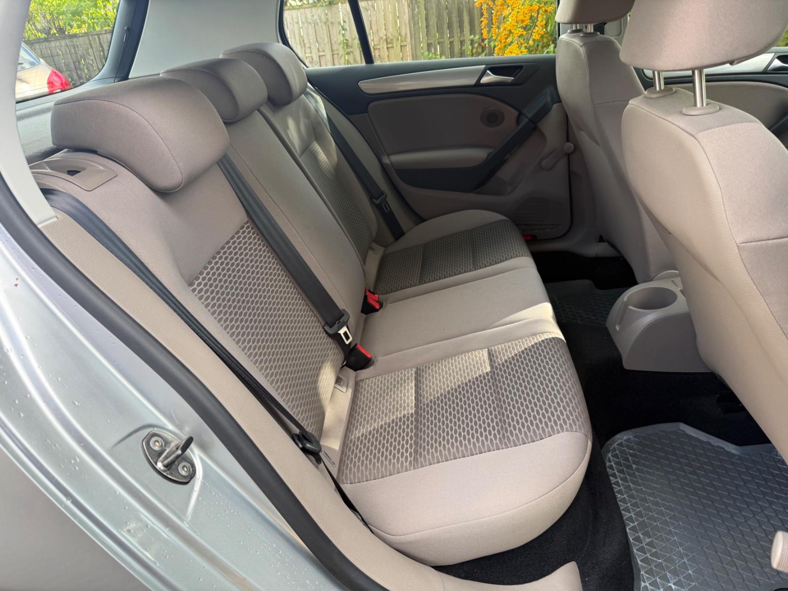 Volkswagen Golf VI MIT WENIG KILOMETER/GARANTIE/UNFALLFREI