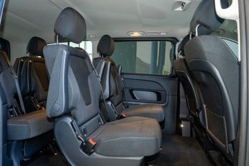 Mercedes V 220 - 10