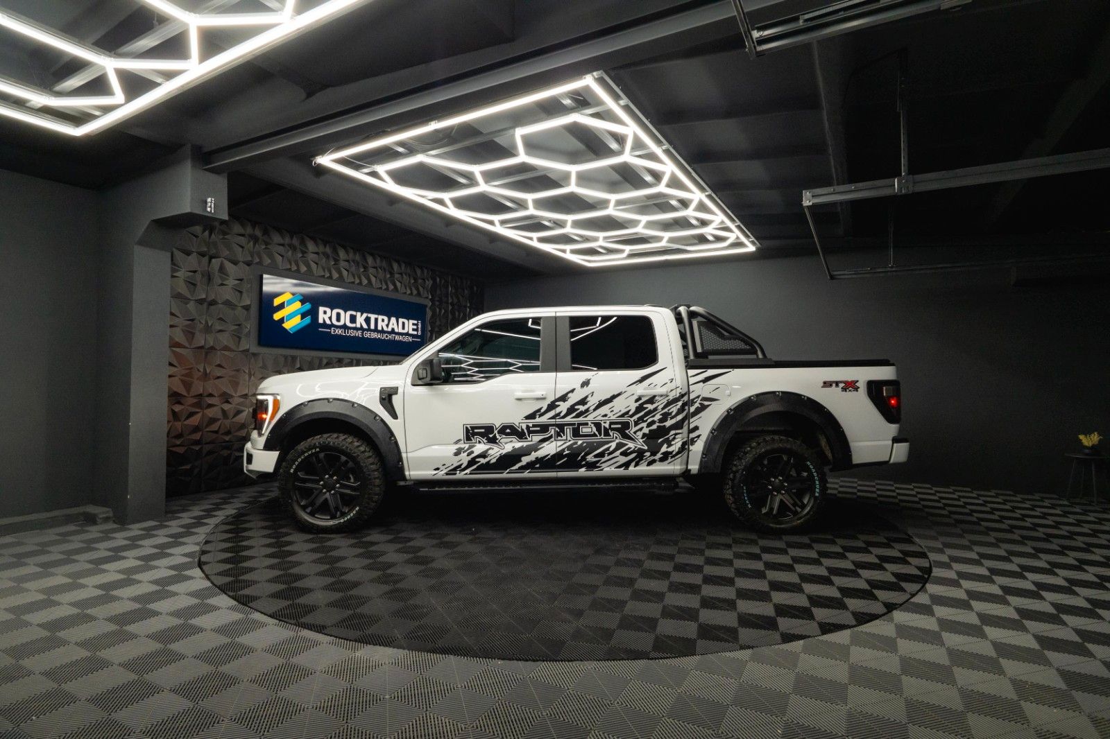 Fahrzeugabbildung Ford F150 5.0L V8 4x4 Offroad SuperCrew RAPTOR 19%