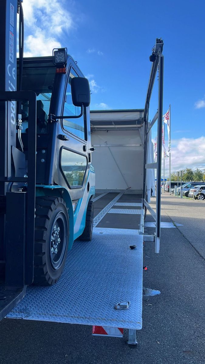 Fahrzeugabbildung Volvo FH 500 8x2 Arbeitsbühnen Transporter LBW 9t