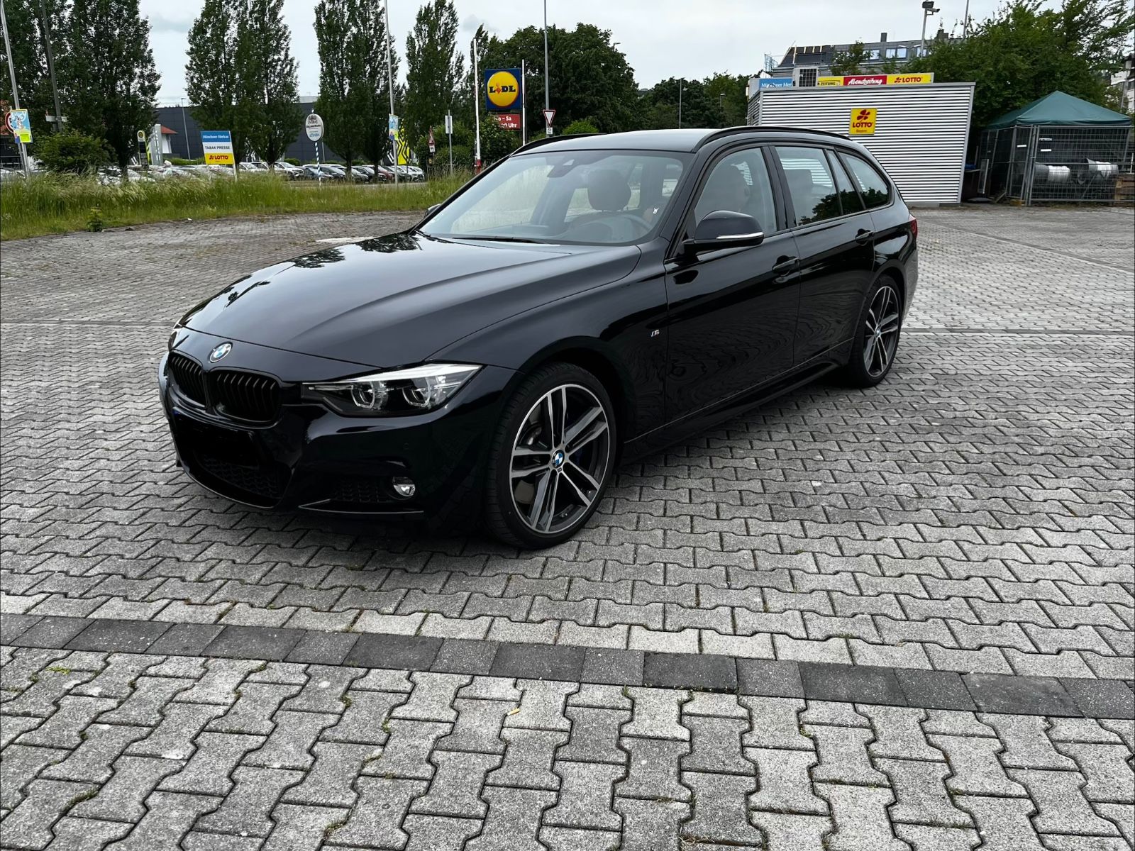 BMW 340i xDrive Touring M Sport Shadow Line