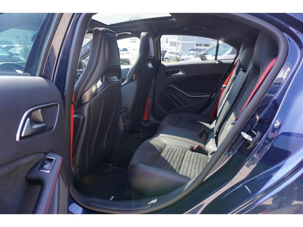 Mercedes-Benz A 45 AMG