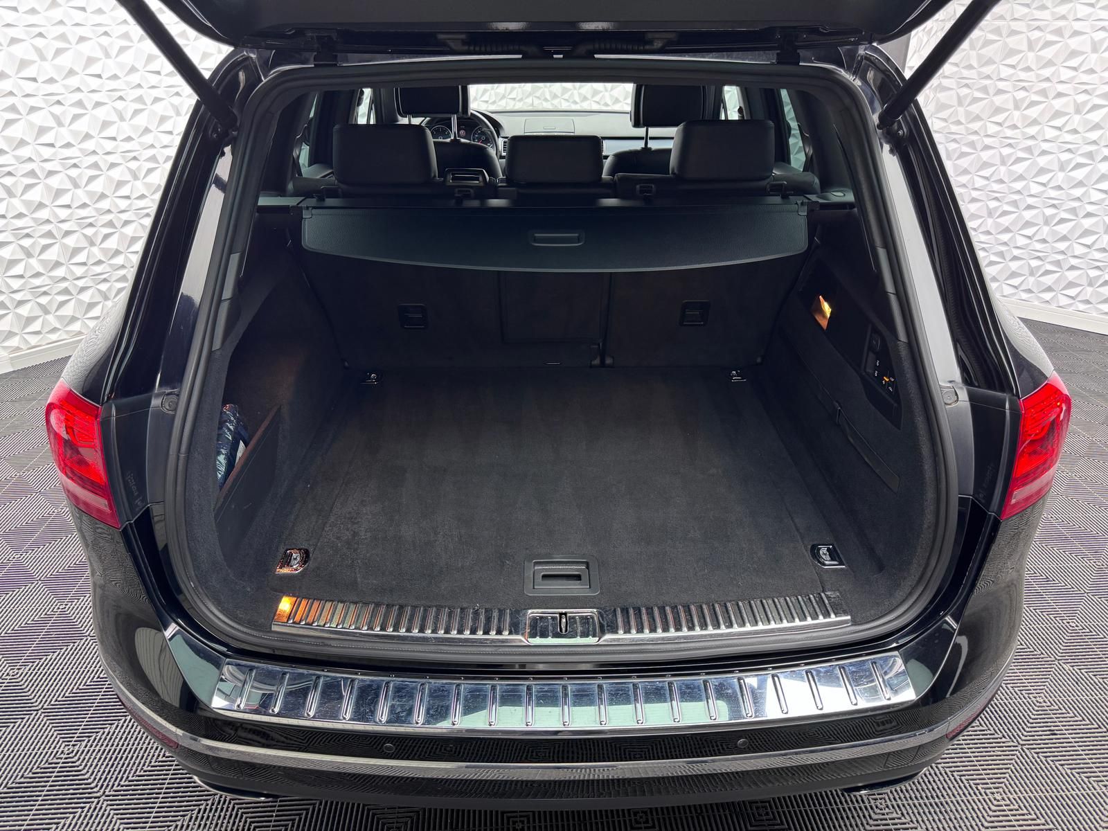 Fahrzeugabbildung Volkswagen 3.0 TDI R-LINE/4MOTION/STANDHZ/LUFT/KEY/AHK/360°