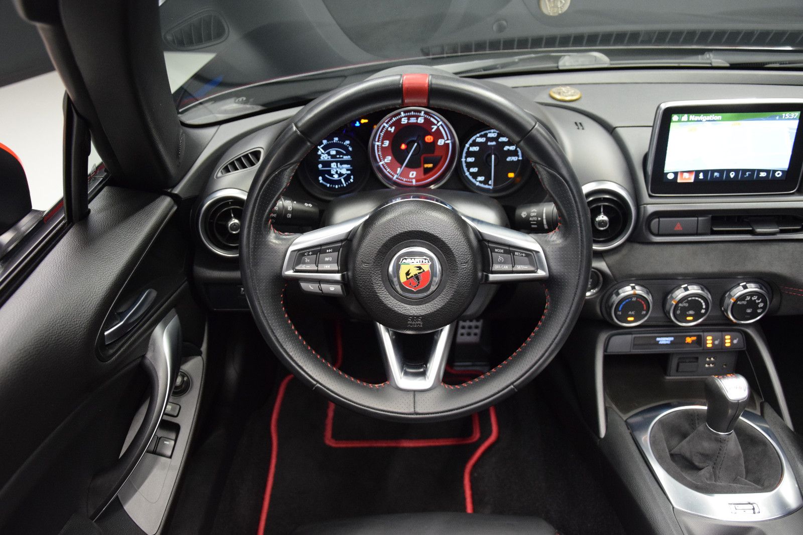 Fahrzeugabbildung Abarth 124 Spider Turismo Leder Bose PDC Radio+