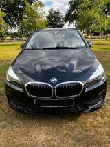 BMW 218 Active Tourer 218i Advantage Wenig gelaufen