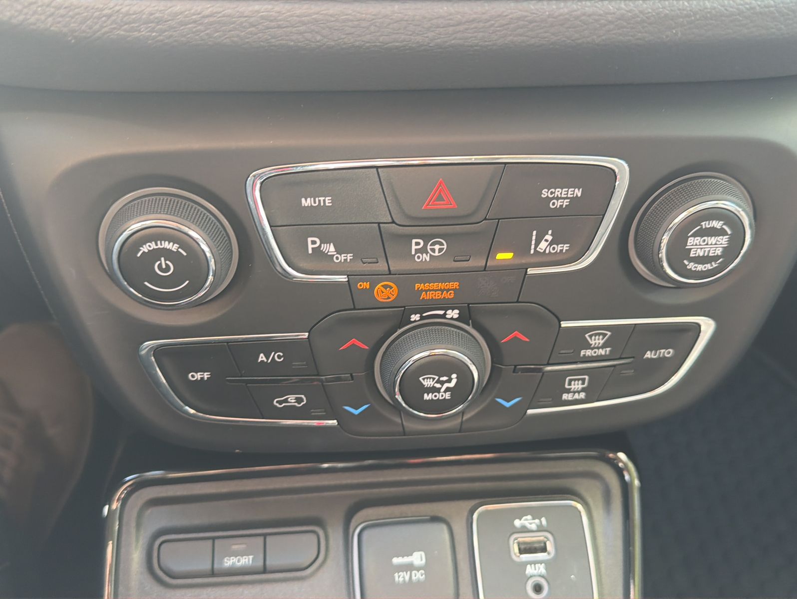 Fahrzeugabbildung Jeep Compass 1.3 T-GDI I4 LIMITED DCT 150PS Automatik