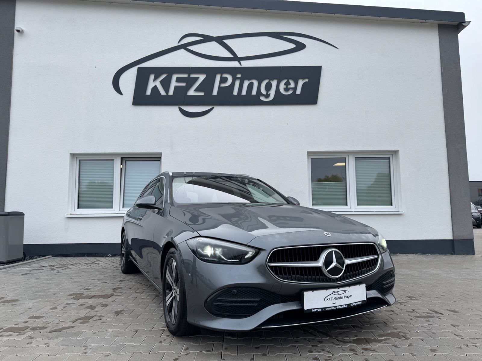 MERCEDES-BENZ C 300D Avantgarde LED/Burmester/AHK