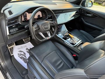 Audi Q8 - 12