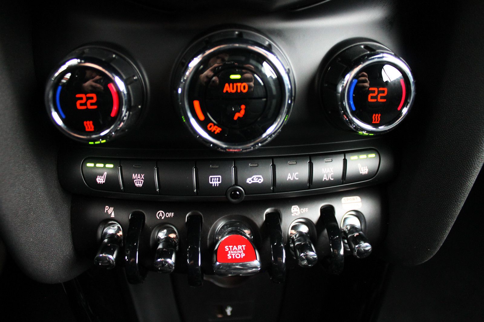 Fahrzeugabbildung MINI Cooper Cabrio Classic-Trim LED KAM PDC SHZ NAV