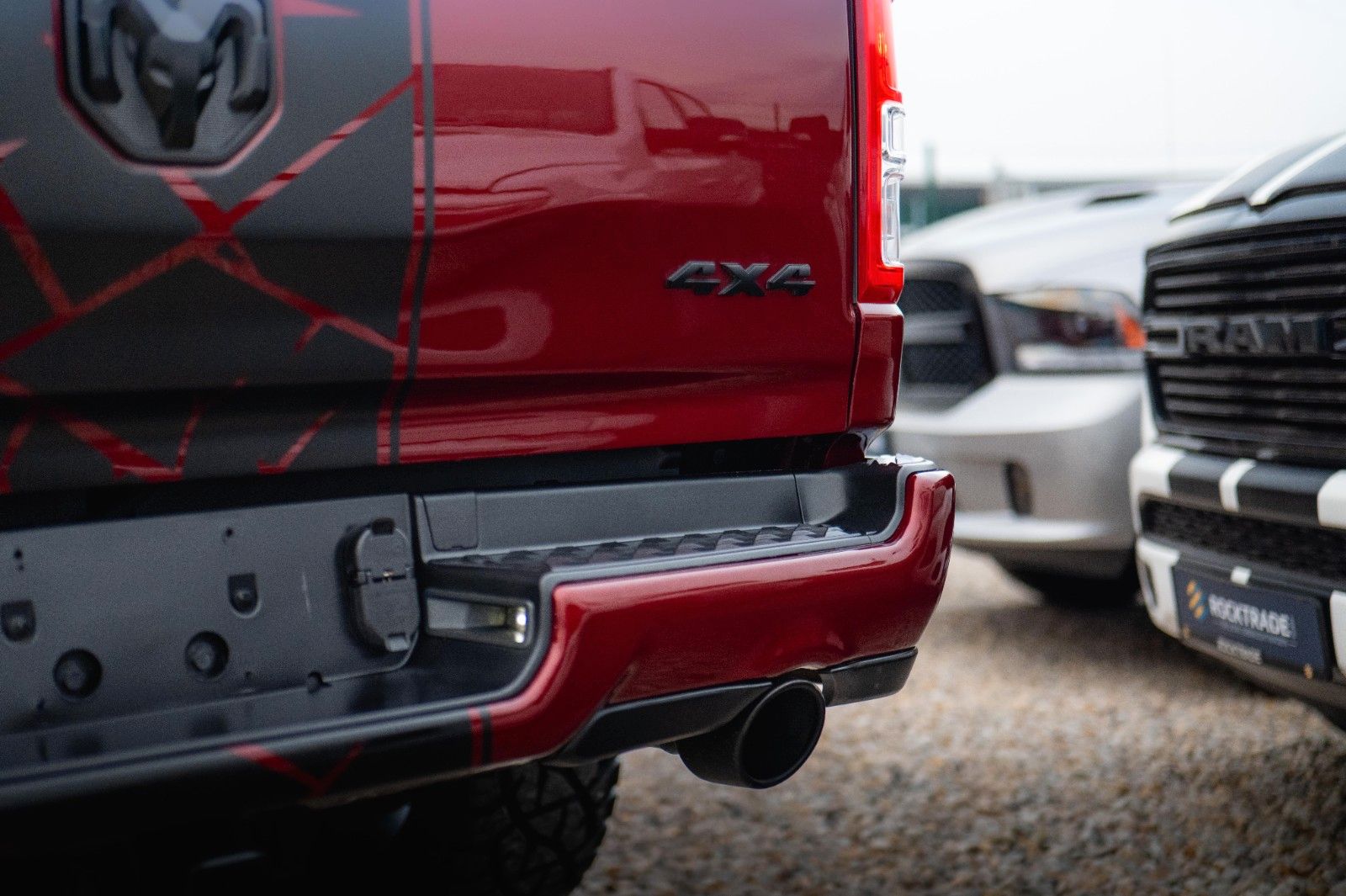 Fahrzeugabbildung Dodge RAM 5.7 V8 HEMI 4x4 OFFROAD NIGHT-Edition LED