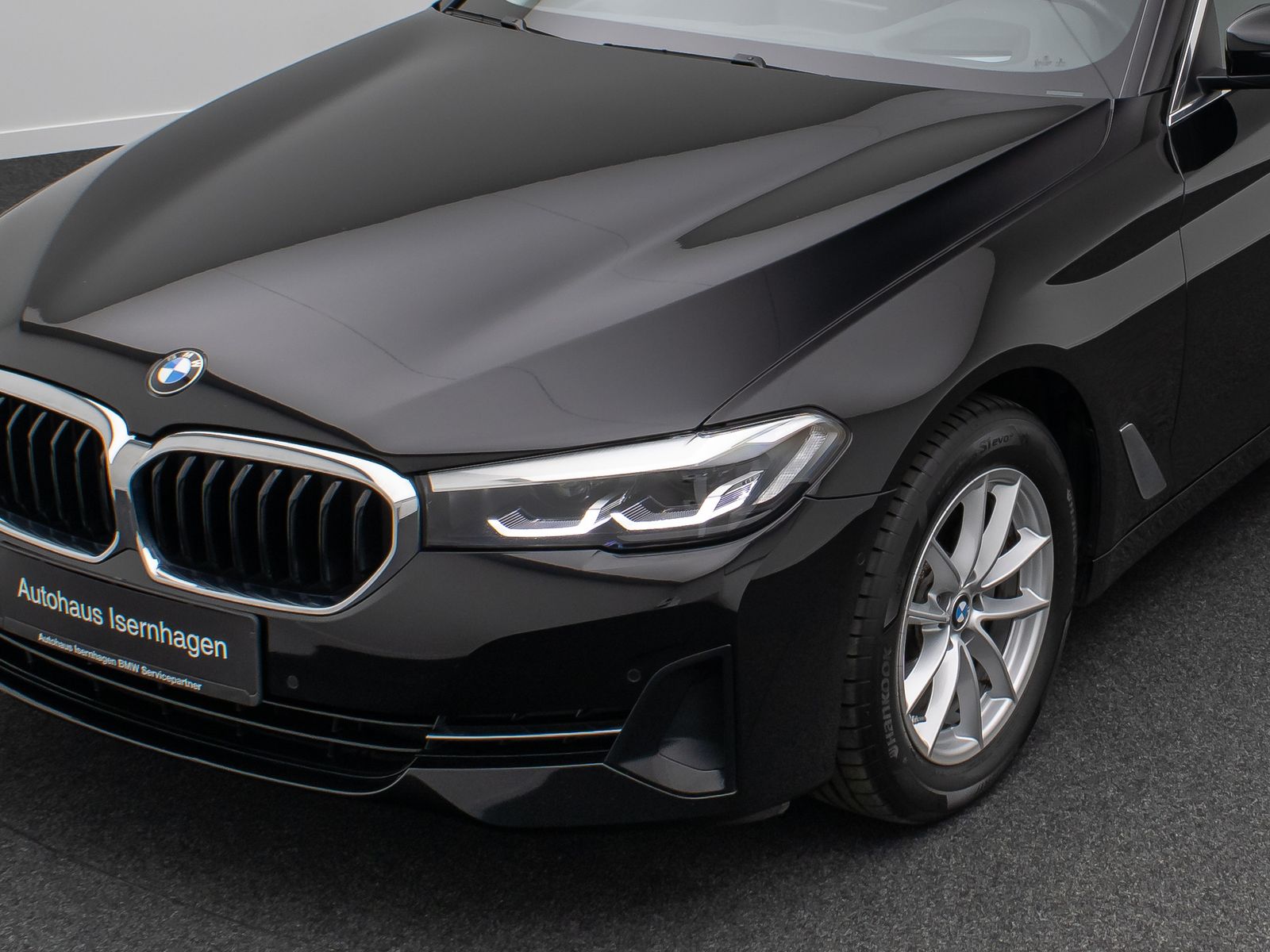 Fahrzeugabbildung BMW 520d Kamera HUD DAB Leder Alarm DisplayKey Sport
