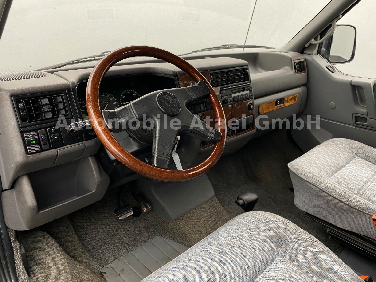 Fahrzeugabbildung Volkswagen T4 *California* Benzin Automatik KÜCHE (1687)