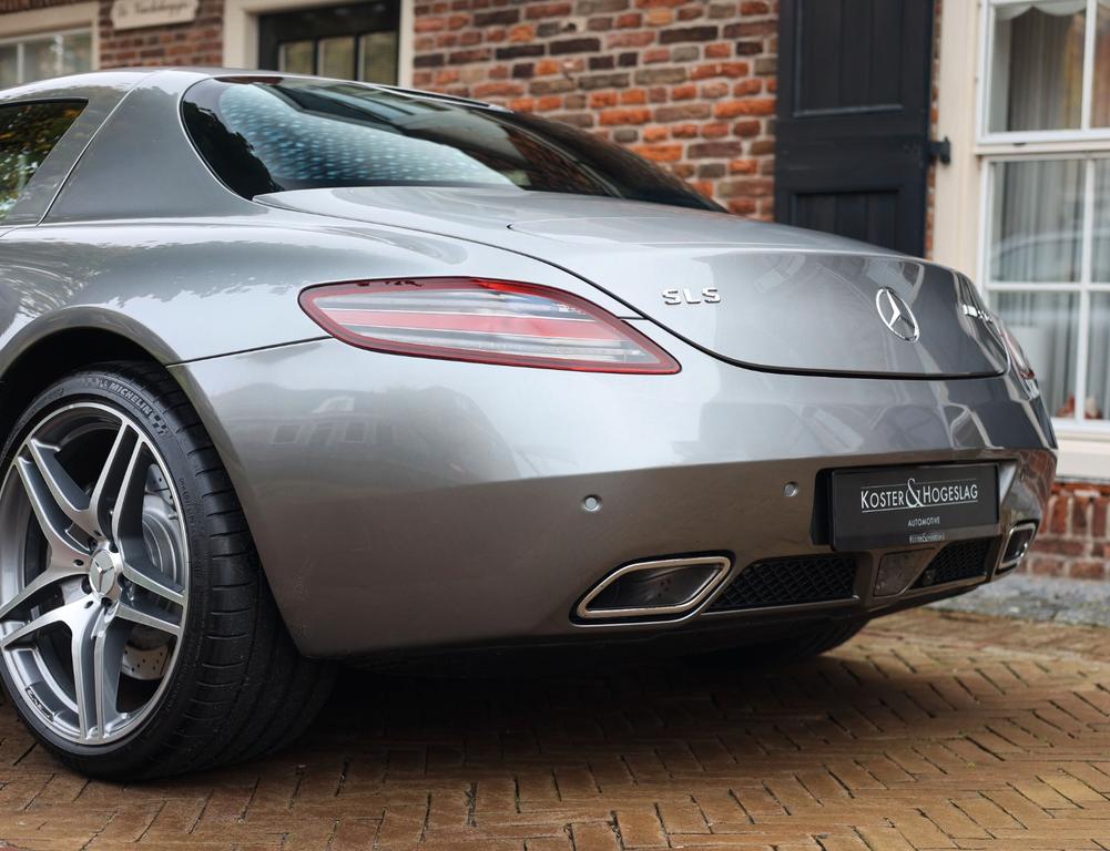 Mercedes-Benz SLS AMG