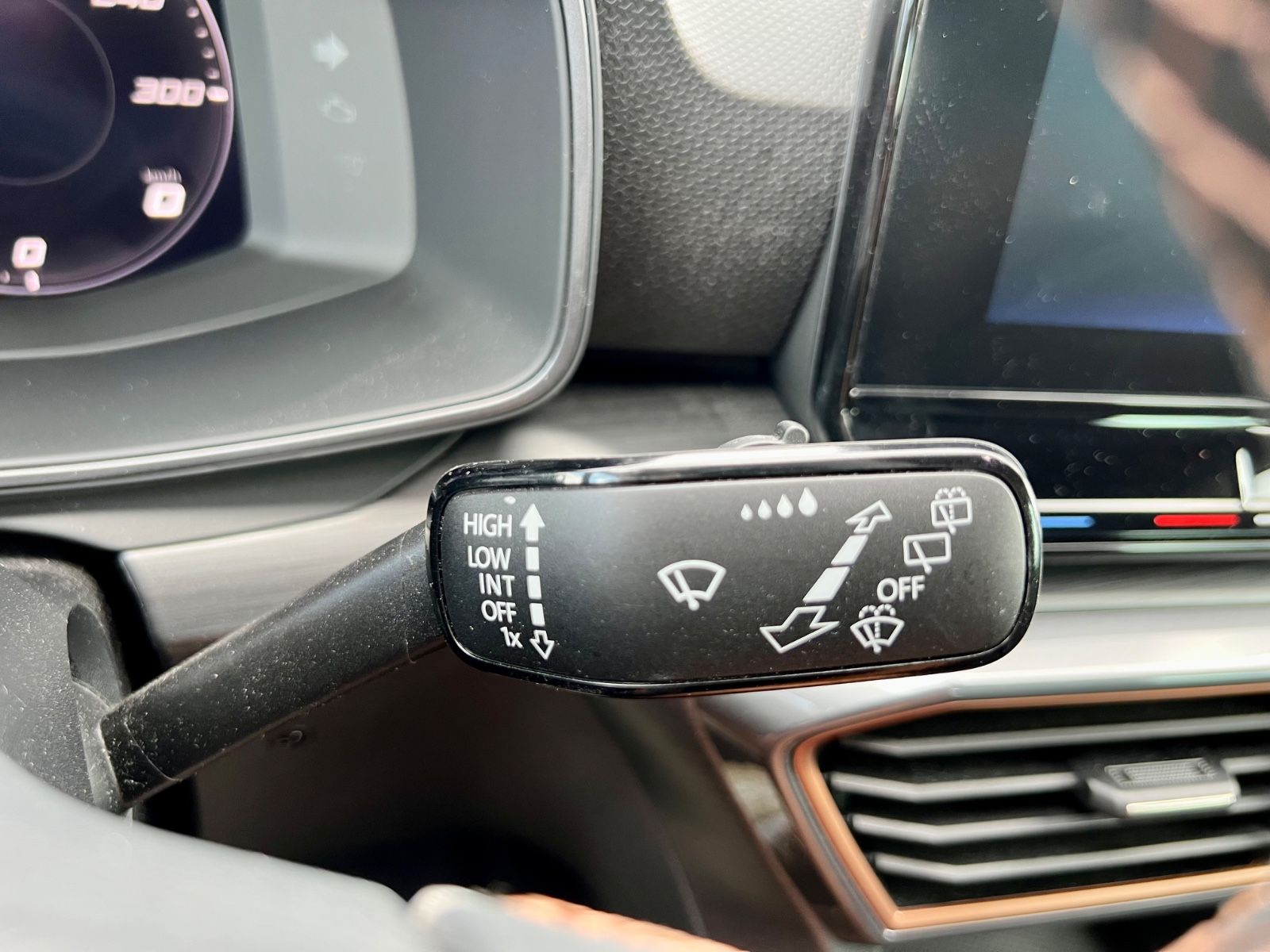 CUPRA Leon AAC LED ISOFIX L+R SENSOR