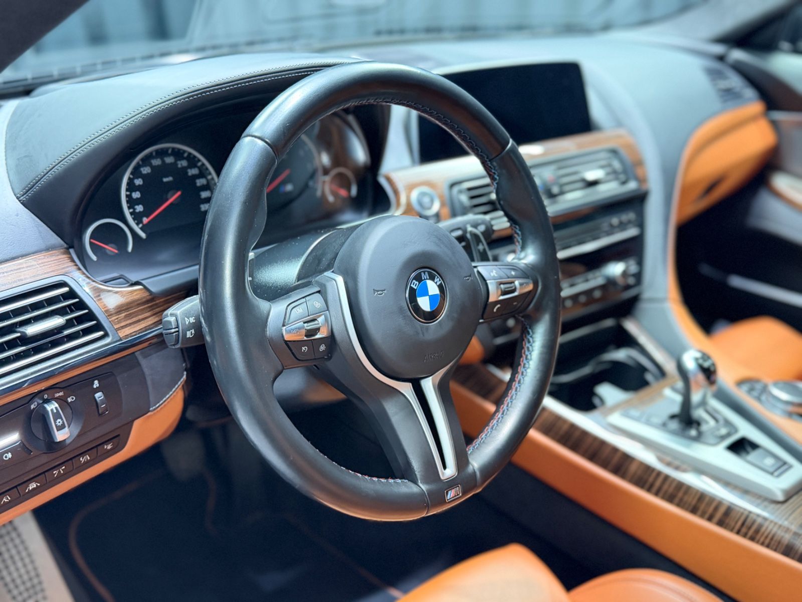 Fahrzeugabbildung BMW M6 Gran Coupe Competition|B/O|NIGHT-VISION|VOLL|
