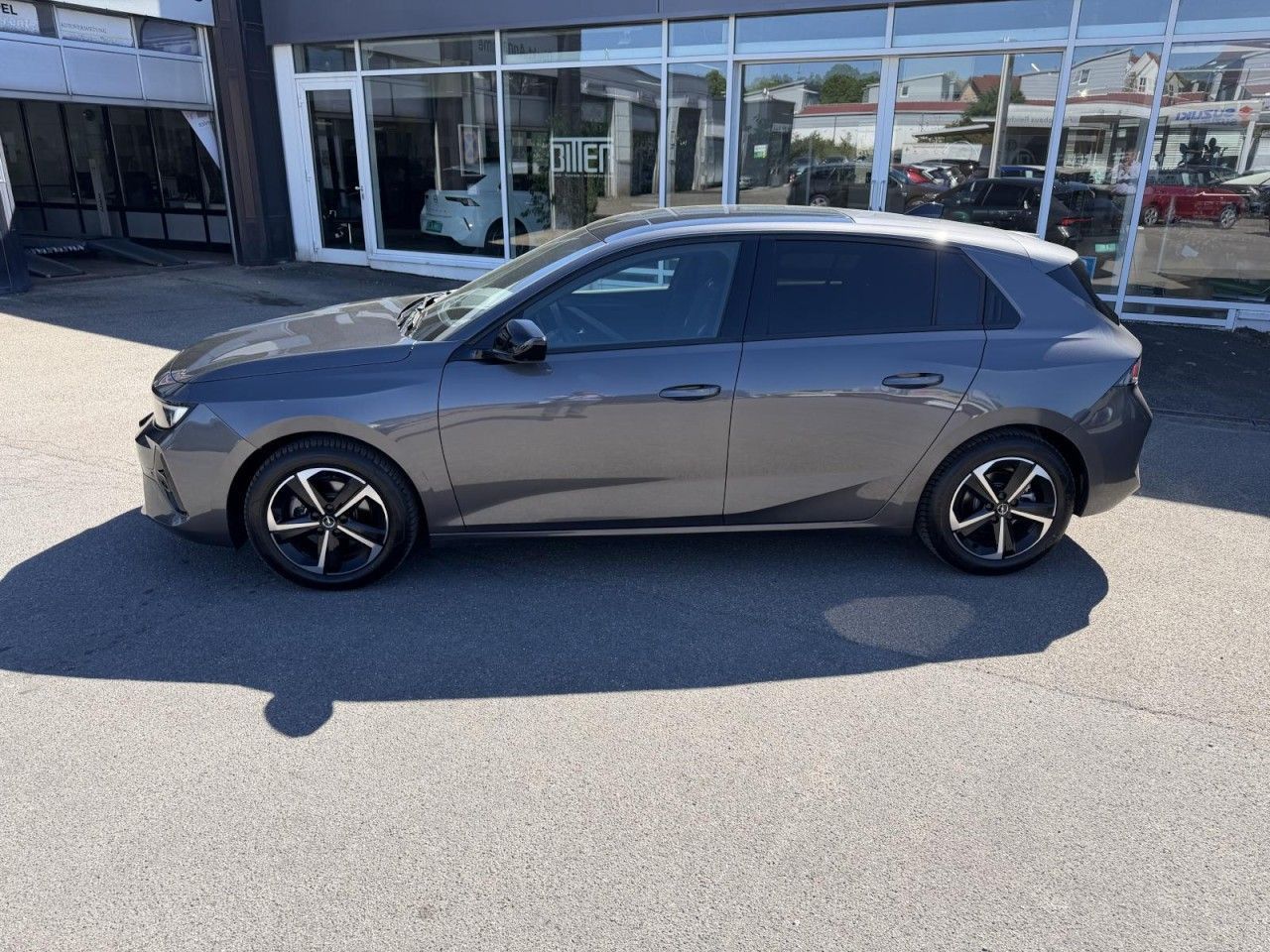 Opel Astra GS 1,2 AHK+NAV+PANO+HUD+SHZ+LHZ+ACC+TWW imagem 2