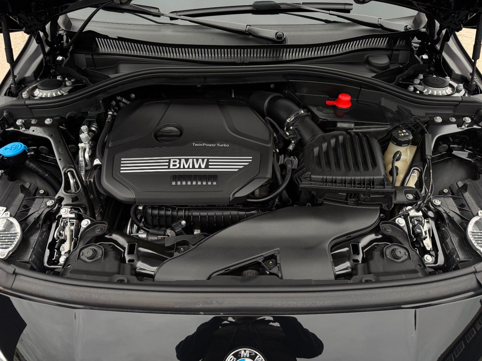 Fahrzeugabbildung BMW 116i Advantage CarPlay BT SHZ PDC Lim Temp LKAS