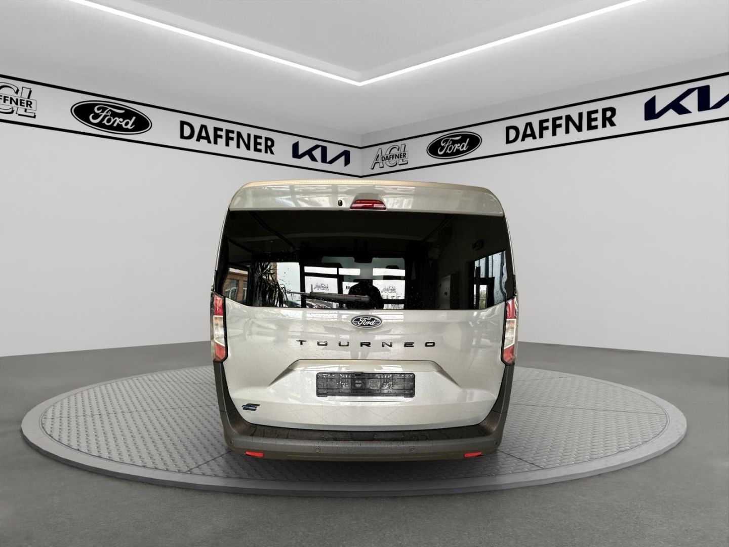 Fahrzeugabbildung Ford Tourneo Courier BEV Titanium Navi ACC Klimaautom