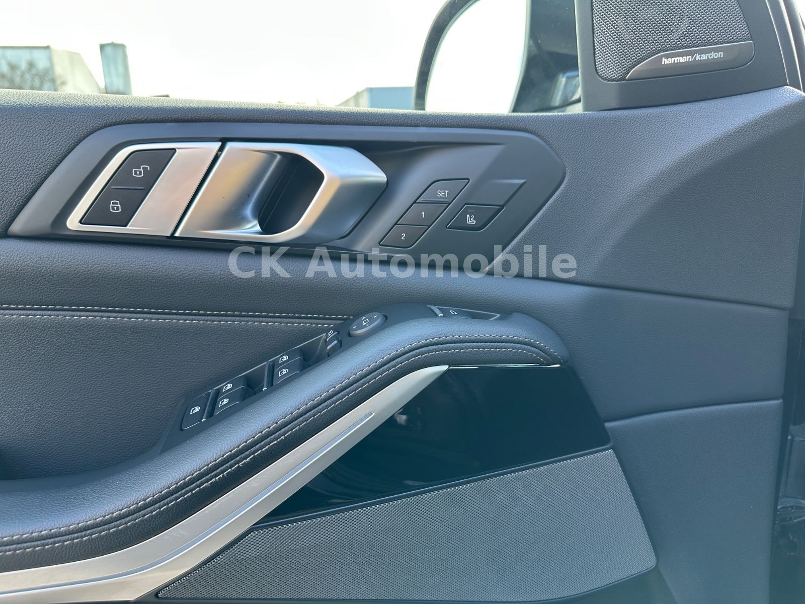 Fahrzeugabbildung BMW X5 xDrive 30d MSport/22Zoll/HeadUp/Pano/360°/AHK