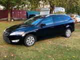Ford Mondeo Turnier Titanium 1.8 - Ford Mondeo mit Benzin-Antrieb: Kombi, 1.8