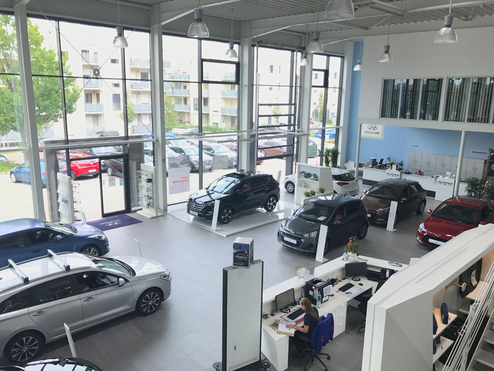 showroom-image-top