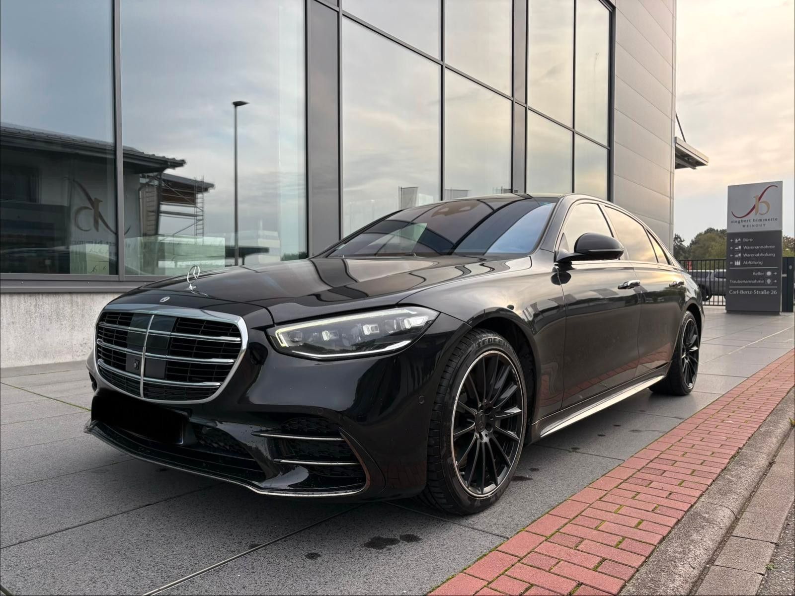 Mercedes-Benz S 580e 4MATIC L AMG Pano Head-Up.4D 3xTV DESIGNO